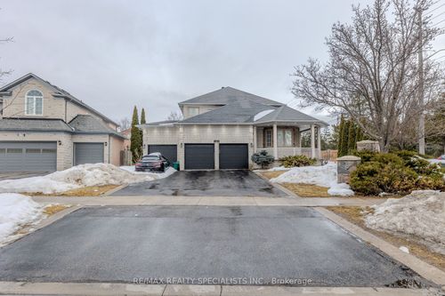 121 Boxwood Cres, Markham, ON, L3S4A4 | Card Image