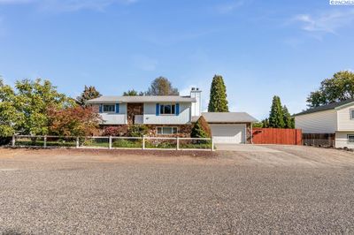 13-ACRE-WEST-PASCO-BEAUT - 2215 Road 34, Home with 3 bedrooms, 1 bathrooms and null parking in Pasco WA | Image 1