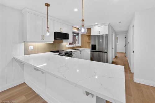 7 Crosthwaite Ave S, Hamilton, ON, L8K2T7 | Card Image