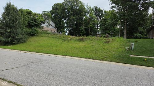925 Classon Ln, Beech Grove, IN, 46107-3309 | Card Image