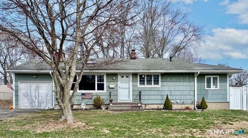 40 Dale Dr, Milford, CT, 06461-1907 | Card Image