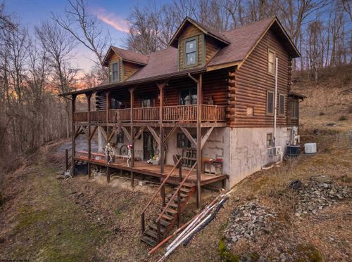 756 Pine Grove Rd, Fairmont, WV, 26554-9681 | Card Image
