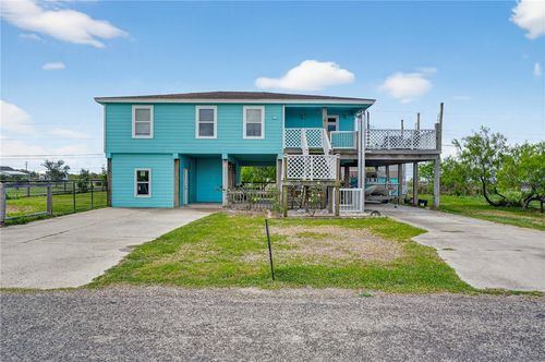 70 W Castle Oak Ln, Rockport, TX, 78382 | Card Image