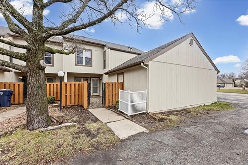 729 E 121st Ter, Kansas City, MO, 64146-1112 | Card Image