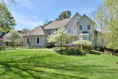 495 North St, Chagrin Falls, OH, 44022-2509 | Card Image