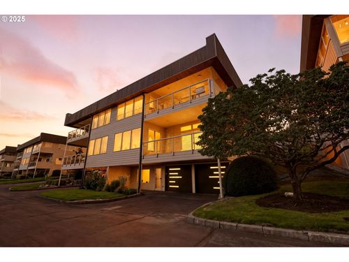 6903 Se Riverside Dr, Vancouver, WA, 98664-1664 | Card Image