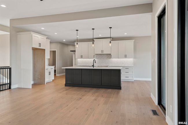 1115 Cherrywood Ct, House other with 3 bedrooms, 3 bathrooms and null parking in Sherman IL | Image 6