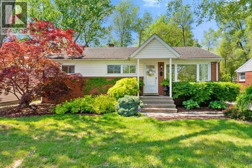 3155 Virginia Park Ave, Windsor, ON, N9E2C1 | Card Image