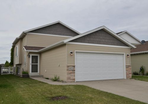 4823 50th Avenue S, Fargo, ND, 58104 | Card Image
