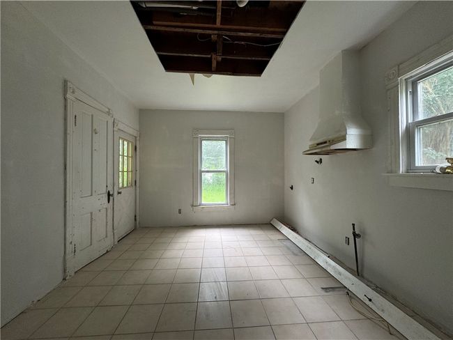 Kitchen | Image 8