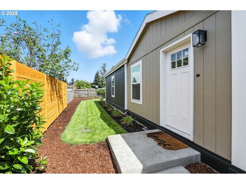 11657 Grouse Ln Ne, Aurora, OR, 97002-9613 | Card Image