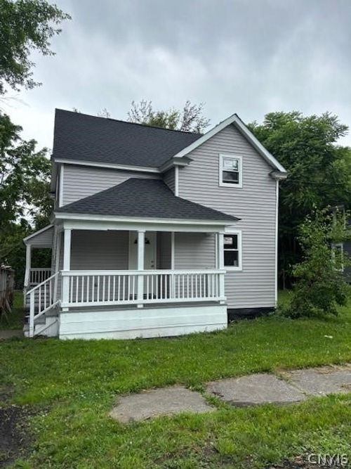 196 Berger Ave, Syracuse, NY, 13205-1704 | Card Image