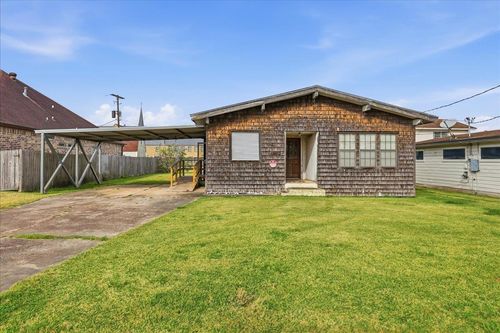2126 7th St, Port Neches, TX, 77651-3815 | Card Image