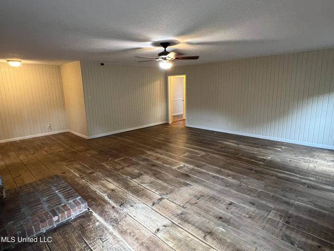 Den/Bonus Room | Image 16