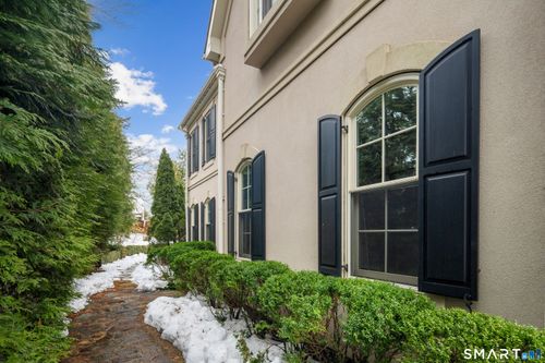 28-28 E Maple St, New Canaan, CT, 06840-5631 | Card Image