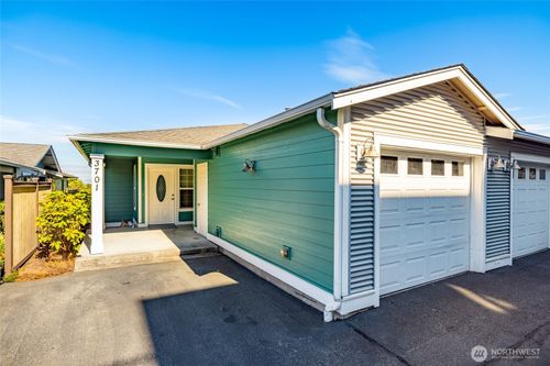 3701 Portage Ln, Anacortes, WA, 98221-4415 | Card Image