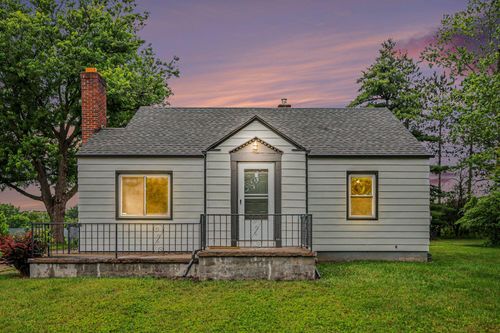 2215 Coolidge Street, Lansing, MI, 48906 | Card Image