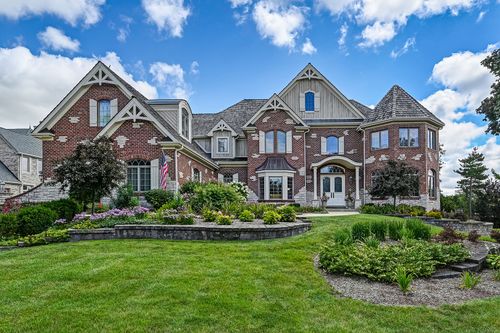 1137 N Itasca Rd, Addison, IL, 60101-1126 | Card Image