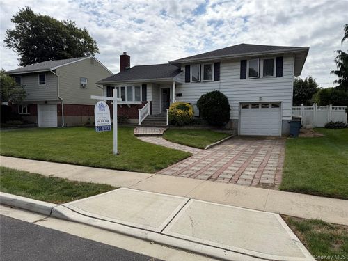 3938 Bernice Rd, Seaford, NY, 11783-1713 | Card Image