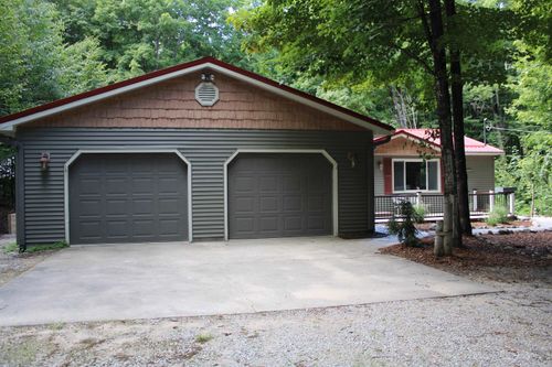 8736 Bliss Rd, Bellaire, MI, 49615-9264 | Card Image