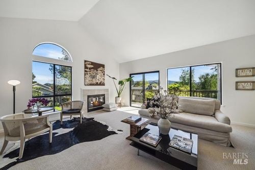 118 Eucalyptus Knoll St, Mill Valley, CA, 94941-2284 | Card Image