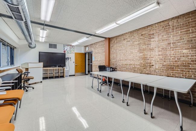 Classroom 7.jpg | Image 19