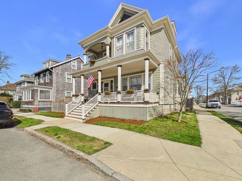 379 W. Clinton St, New Bedford, MA, 02740 | Card Image