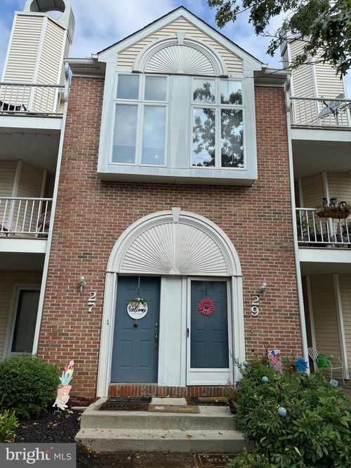 27 Natalie Ct, LEVITTOWN, PA, 19057-3608 | Card Image