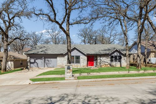 6741 Starnes Rd, North Richland Hills, TX, 76182-7610 | Card Image