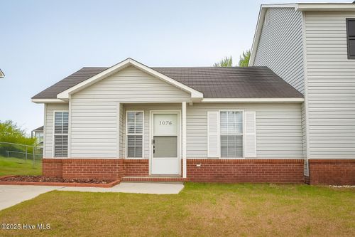 1076 W Pueblo Dr, Jacksonville, NC, 28546-9586 | Card Image