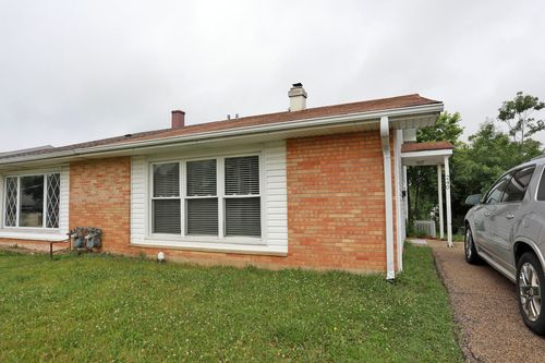 240 Grissom Lane, Hoffman Estates, IL, 60169 | Card Image
