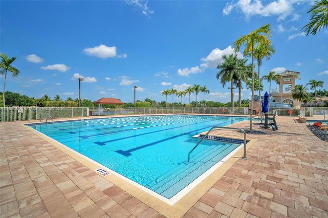 942 Lavender Cir, House other with 4 bedrooms, 3 bathrooms and null parking in Weston FL | Image 59