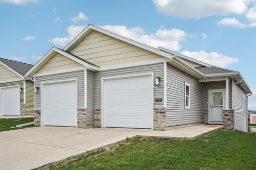 1206 Tivoli Cir, Oregon, WI, 53575-8908 | Card Image