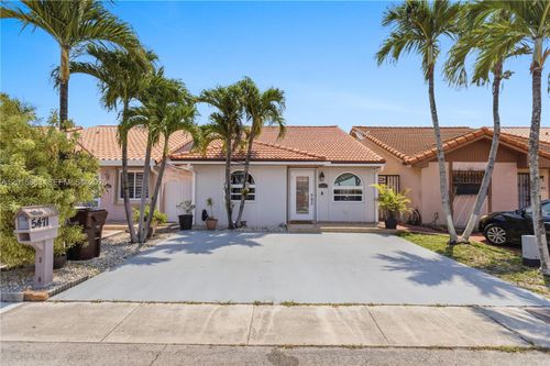 5471 W 27th Ct, Hialeah, FL, 33016-4089 | Card Image