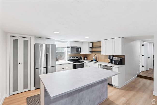 1870 E 3900 S, House other with 4 bedrooms, 3 bathrooms and 2 parking in Holladay UT | Image 29