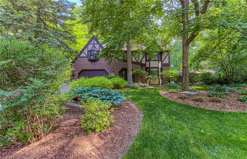 370 Green Acres Dr, Waterloo, ON, N2K1Z1 | Card Image