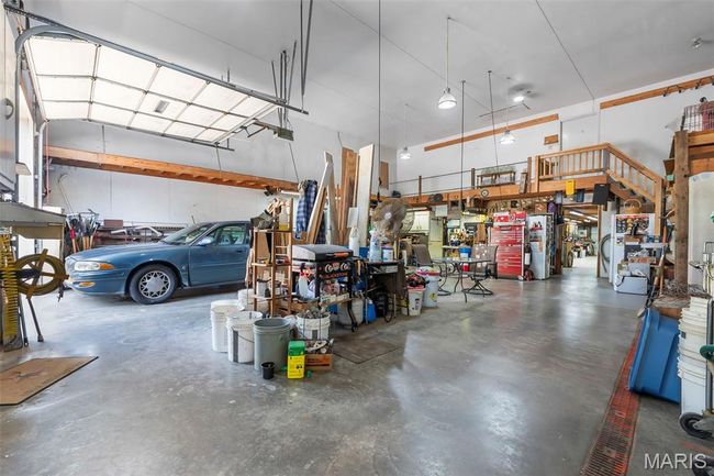 Garage with water heater | Image 38