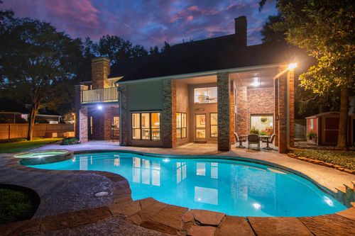18 Golden Sunset Cir, The Woodlands, TX, 77381-4154 | Card Image