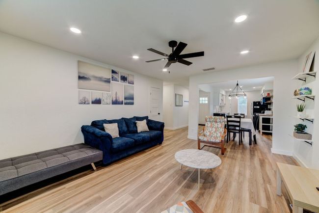 4405 Button Bend Cir, House other with 4 bedrooms, 2 bathrooms and 2 parking in Austin TX | Image 13