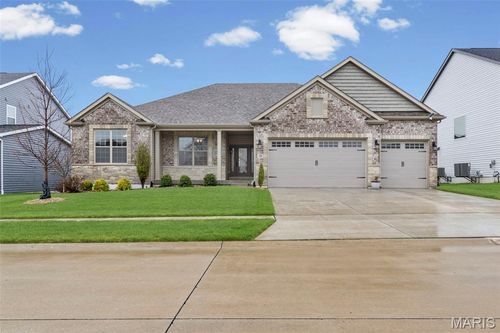 731 Bretton Trails Dr, Lake St Louis, MO, 63367-5020 | Card Image