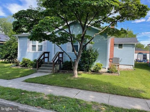 289 C St, CARNEYS POINT, NJ, 08069-2334 | Card Image