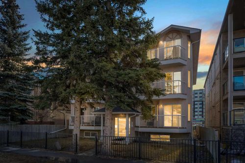 201-215 17 Ave Ne, Calgary, AB, T2E1L9 | Card Image