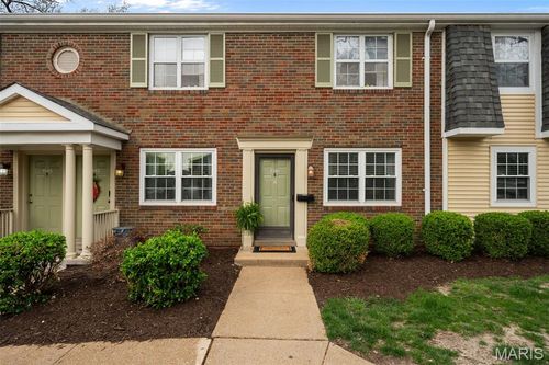 1541 E Swan Cir, Brentwood, MO, 63144-1112 | Card Image