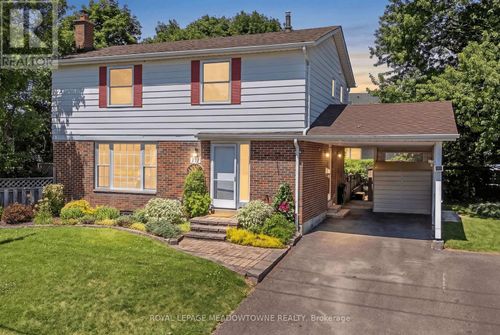 377 Delrex Boulevard, Halton Hills (Georgetown), ON, L7G4H6 | Card Image
