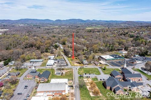 24 7th St Nw, Taylorsville, NC, 28681-2264 | Card Image