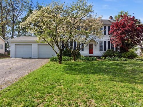 8 Maple Dr, Belleville, IL, 62220-2836 | Card Image