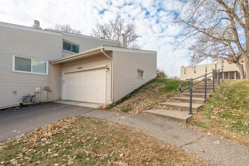 5616 N Innsbruck Ct, Fridley, MN, 55432-6005 | Card Image