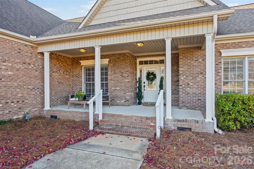 310 Clarendon Estates Dr, Clover, SC, 29710-8827 | Card Image