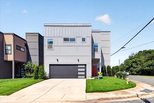 621 Campus St, Charlotte, NC, 28216-5309 | Card Image