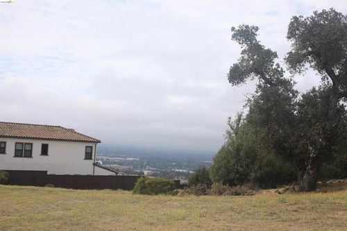 3799 Skyfarm Dr, Santa Rosa, CA, 95403 | Card Image